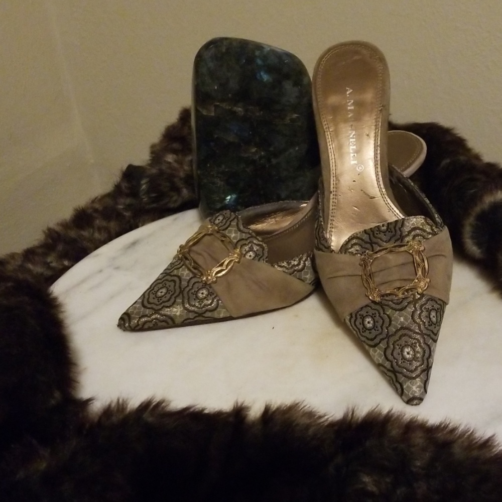 A Marinelli gold tapestry shoes